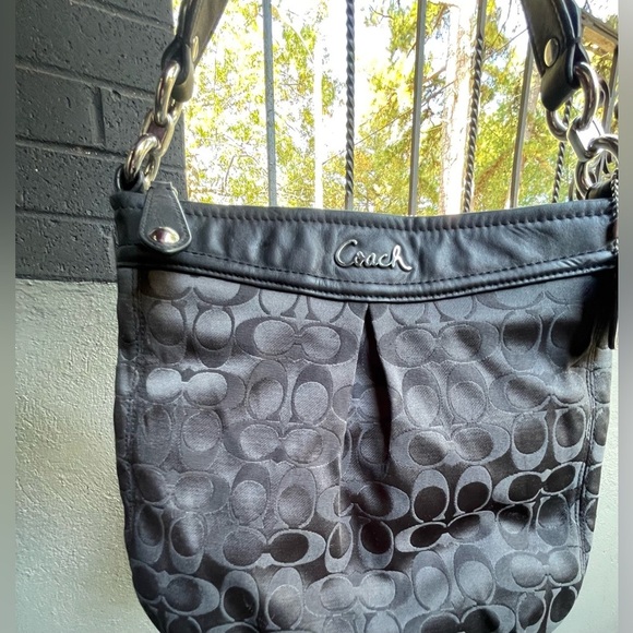COACH BAG,Coach Black Signature Shoulder Bag. - Picture 7 of 16